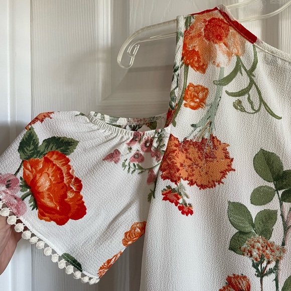 Like new cold shoulder blouse - Picture 6 of 7